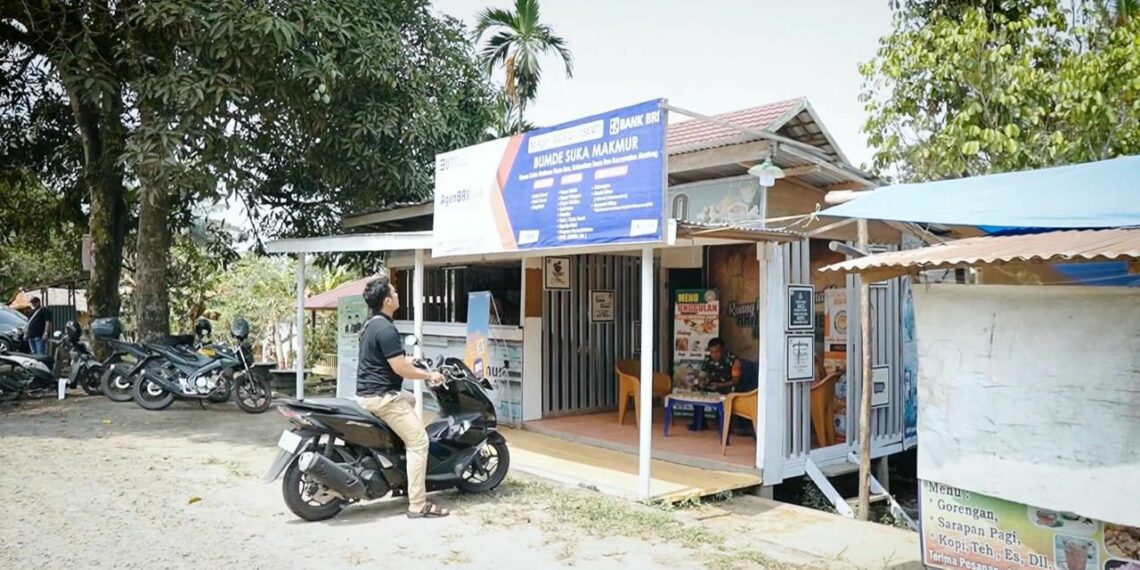 Kisah AgenBRILink Dekatkan Akses Perbankan Bantu Warga di Sumbawa Besar