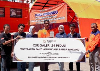 Berempati Terhadap Masyarakat Terdampak Banjir Bandang di Sumbar, PT Pegadaian Galeri 24 Serahkan Bantuan
