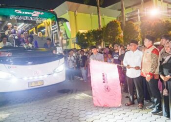 Usai Dilantik, Pj Sekda Kota Padang Lepas Jamaah Haji Kloter 16