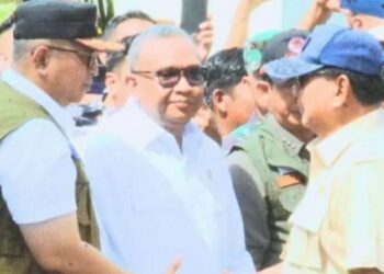 Disambut Plh Wali Kota Padang di BIM, Menhan Prabowo Serahkan Bantuan Kemanusiaan Bencana Alam Sumbar