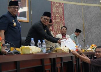 DPRD Setujui Dua Ranperda Kota Padang Menjadi Perda