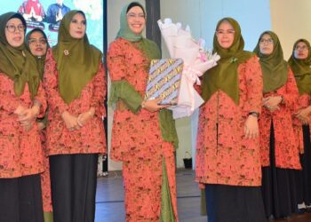 Ketua dan Wakil Ketua TP-PKK Padang Pamit Di Momen Peringatan Hari Kartini