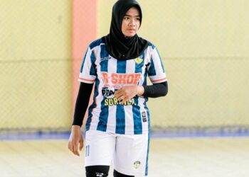 Pernah Viral Wisuda Naik Truk Sampah, Mitra Yoriskia Kini Raih Penghargaan Perempuan Berjasa dan Berprestasi dari Kemendagri