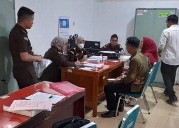 Kejari Padang Tahan Istri Oknum Perwira Polisi Usai Ditetapkan Tersangka Kasus Dugaan Penggelapan Jual Beli Mobil