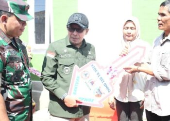 Rumahnya jadi Nyaman Usai Direhab Semen Padang Lewat TMMD, Nelirismen: Anugerah bagi Keluarga Kami!