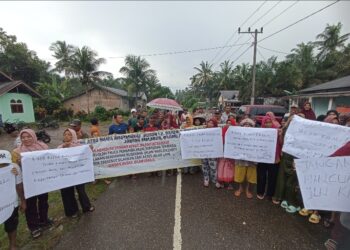 Masyarakat Malabuah di Agam Tolak Keberadaan Galian-C, Dinilai Rusak Lahan Pertanian Hingga Akses Jalan
