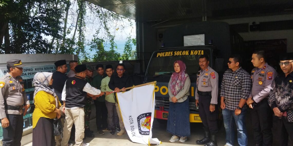 KPU Kota Solok Distribusikan Logistik PSU DPD Sumbar