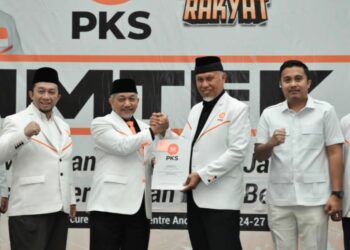 Mahyeldi-Vasko Resmi Terima SK Dukungan PKS untuk Maju di Pilgub Sumbar