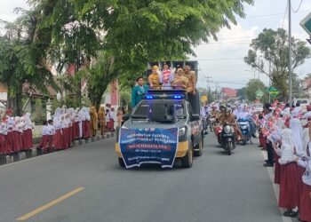 Tiba di Kampung Halaman, Maulia Disambut Meriah Arak-arakan oleh Guru dan Siswa SMA N 1 Kota Solok