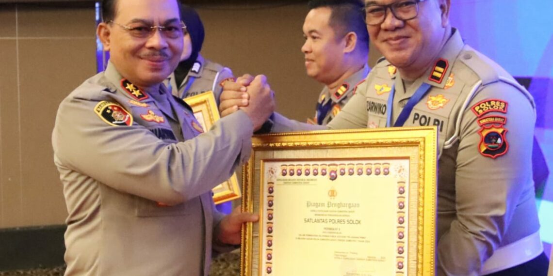 Satlantas Polres Solok Raih Penghargaan Pelayanan Prima dari Kapolda Sumbar