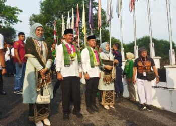 Nofi Candra- Leo Murphy jadi Pasangan Terakhir yang Mendaftar di KPU Kota Solok