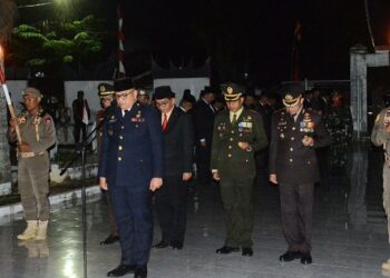 Pemko Padang Gelar Apel Kehormatan HUT ke-79 RI dan Renungan Suci di TMP Kuranji