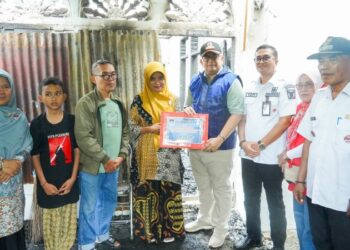 Kebakaran Rumah Guru SDN 31 Jati Sisakan Duka Mendalam, Pj Wako Andree Algamar Serahkan Bantuan