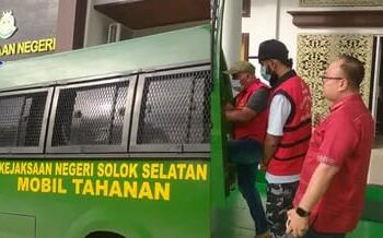 Kerugian Negara Capai Miliaran, Tersangka Korupsi Jembatan dan SPAM di Solok Selatan Ditahan