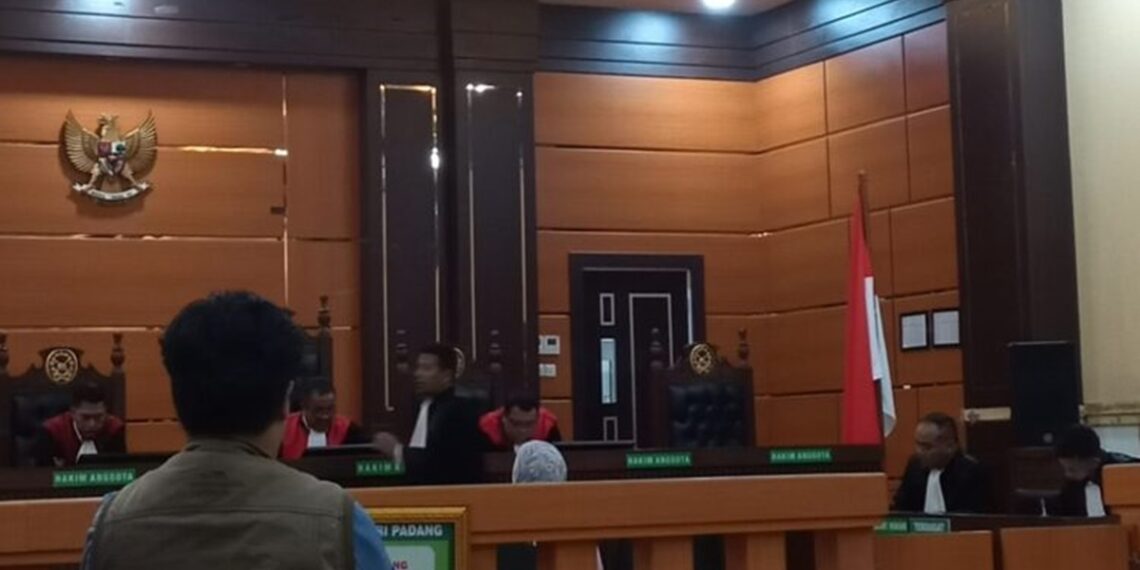 Dugaan Kasus Penggelapan Mobil: Istri Oknum Polisi di Pariaman Berikan Klarifikasi di Pengadilan