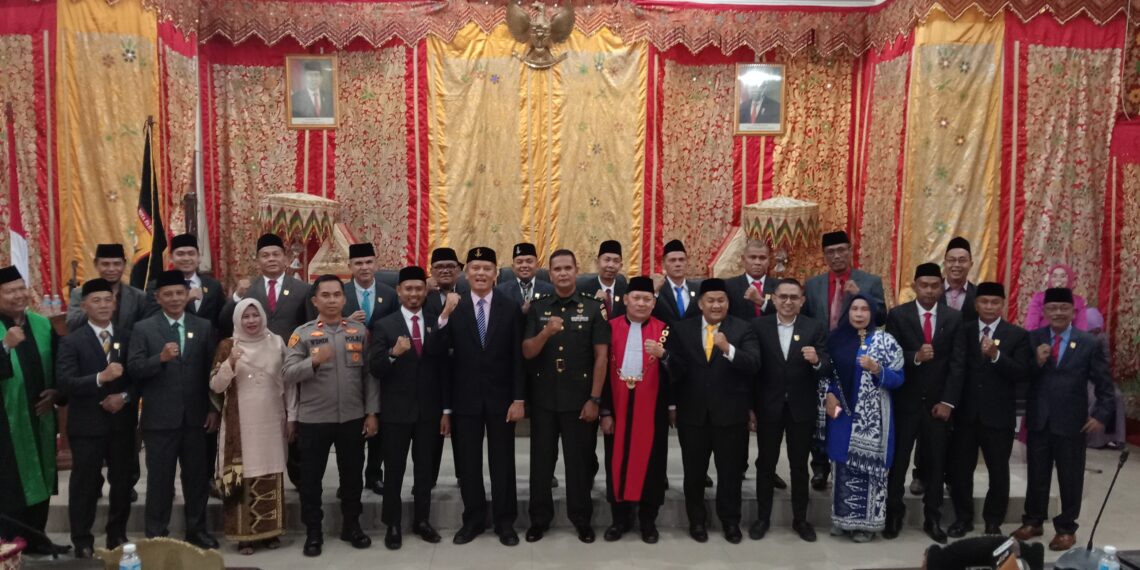 Pimpinan DPRD Kota Pariaman Definitif Resmi Dilantik