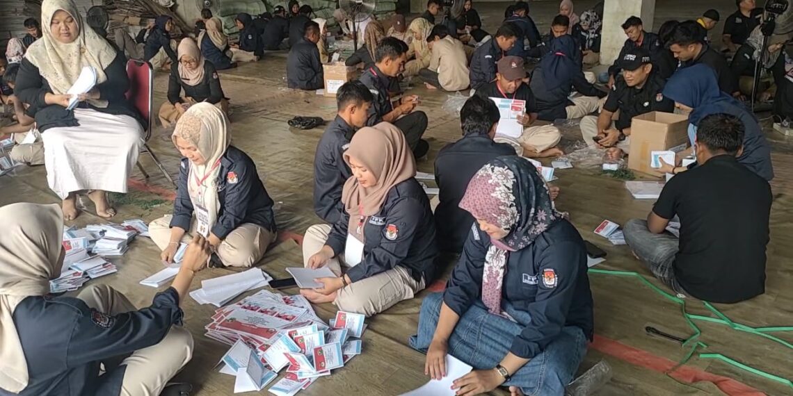 KPU Kabupaten Solok Mulai Distribusikan Logistik Pilkada
