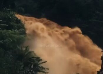 Hujan Lebat, Air Terjun Bayang Sani di Pessel Meluap