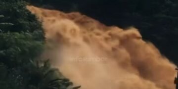 Hujan Lebat, Air Terjun Bayang Sani di Pessel Meluap