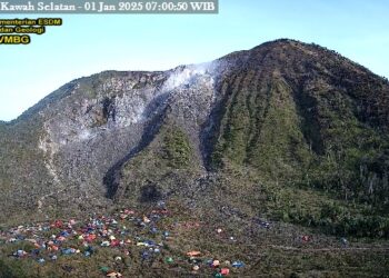 Meningkat 4 Kali Lipat, Seribuan Pendaki Habiskan Malam Tahun Baru 2025 di Gunung Talang