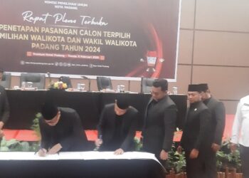 Rapat Pleno Terbuka KPU Padang Tetapkan  Walikota dan Wawako Padang 2025-2030, Fadly Amran – Maigus Nasir