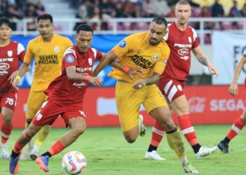 Dihujani Kartu Kuning dan Merah, Semen Padang FC Tertahan Imbang di Kandang Persis Solo