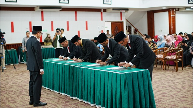 Rektor Lantik Direksi Baru RS Unand Periode 2025–2029, Dorong Penguatan Layanan dan Pendidikan Medis