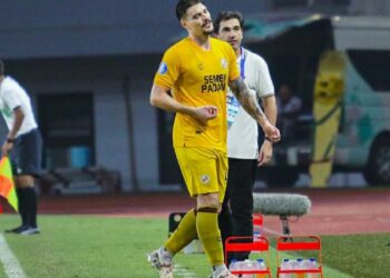 Kartu Merah Tin Martic Bikin Banjir Markas Dewa United, Benamkan Semen Padang FC