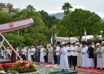 Salat Idul Fitri di Plaza Semen Padang: Momentum Kebersamaan dan Kembali ke Fitrah
