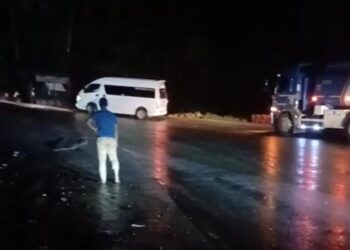 Tumpahan Minyak Oli di Jalan Lintas Sumatra Padang-Solok, Pengendara Diminta Waspada