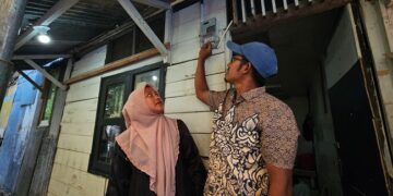 Bulan Ramadan, Donasi Pegawai PLN Beri Sambungan Listrik Gratis Bagi 2.597 Keluarga Prasejahtera