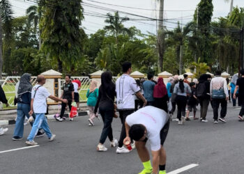 BLNT Runners Lakukan Aksi Pungut Sampah di CFD Padang, Berharap Dapat Menjadi Contoh Masyarakat untuk Hidup Bersih dan Sehat