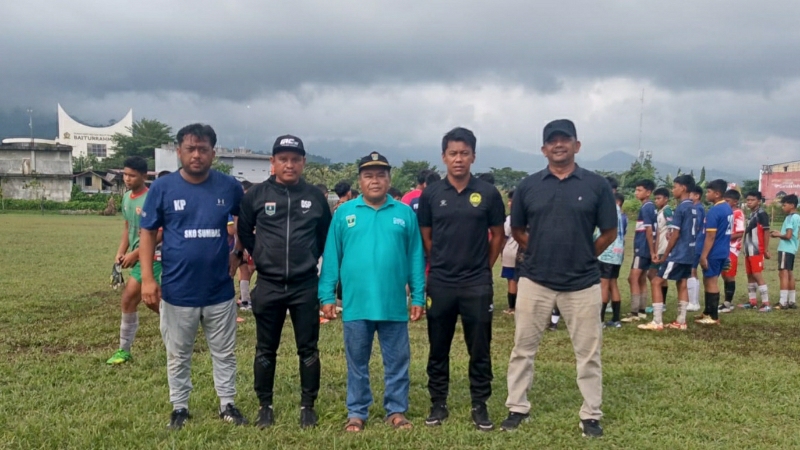 176 Pemain Berbakat se-Indonesia Ikuti Seleksi Cabor Sepakbola SKO SMA Negeri 4 Sumbar TA 2025/26