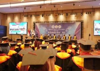 Wisuda 111 Lulusan ke-82, Pesan Rektor ITP: Kesuksesan Tak Hanya Soal Gelar, Tapi Dampak Nyata di Masyarakat