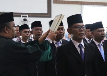 Perkuat Kinerja, Kanwil Ditjenpas Sumbar Lantik 26 Pejabat Baru