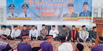 Jajaran Pimpinan Bank Nagari Lepas Calon Jemaah Haji Kabupaten Agam