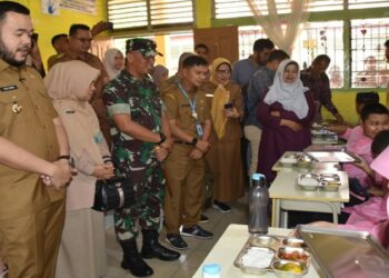 Resmi, Padang Distribusikan Program Makan Bergizi Gratis, Menu: Nasi Ayam Saus Tiram Tahu Goreng ala Restoran