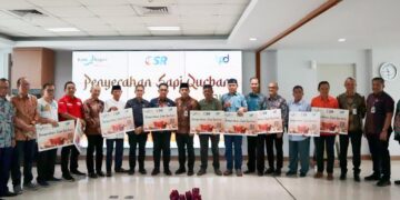 Bank Nagari Serahkan 13 Ekor Sapi Qurban kepada Berbagai Lembaga dan Masjid