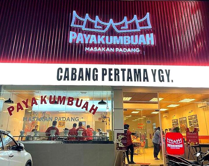 Rumah Makan Padang Payakumbuah Cabang Pertama Akhirnya Buka Secara Umum